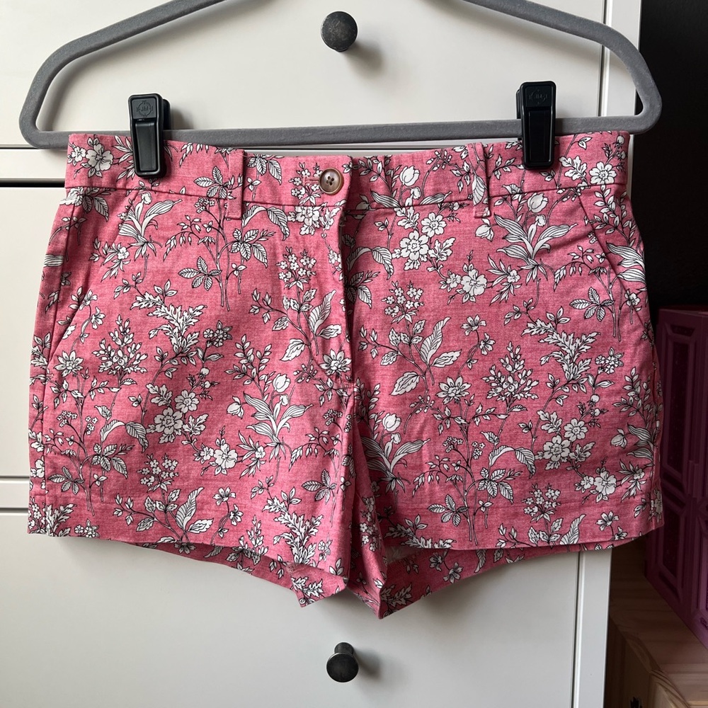 NWOT GAP Pink Floral Khaki Shorts size 2R